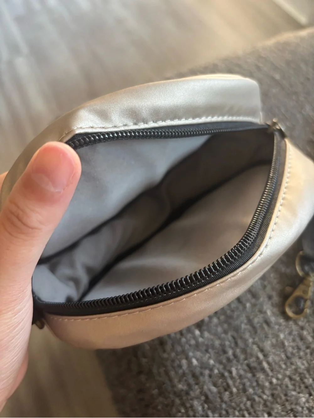 N/A lightweight black wristlet